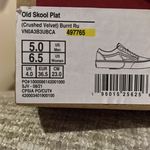 COPY - Vans platform velvet shoes. Brand new still in the box. Size 6.5 in wome… - Picture 6 of 6